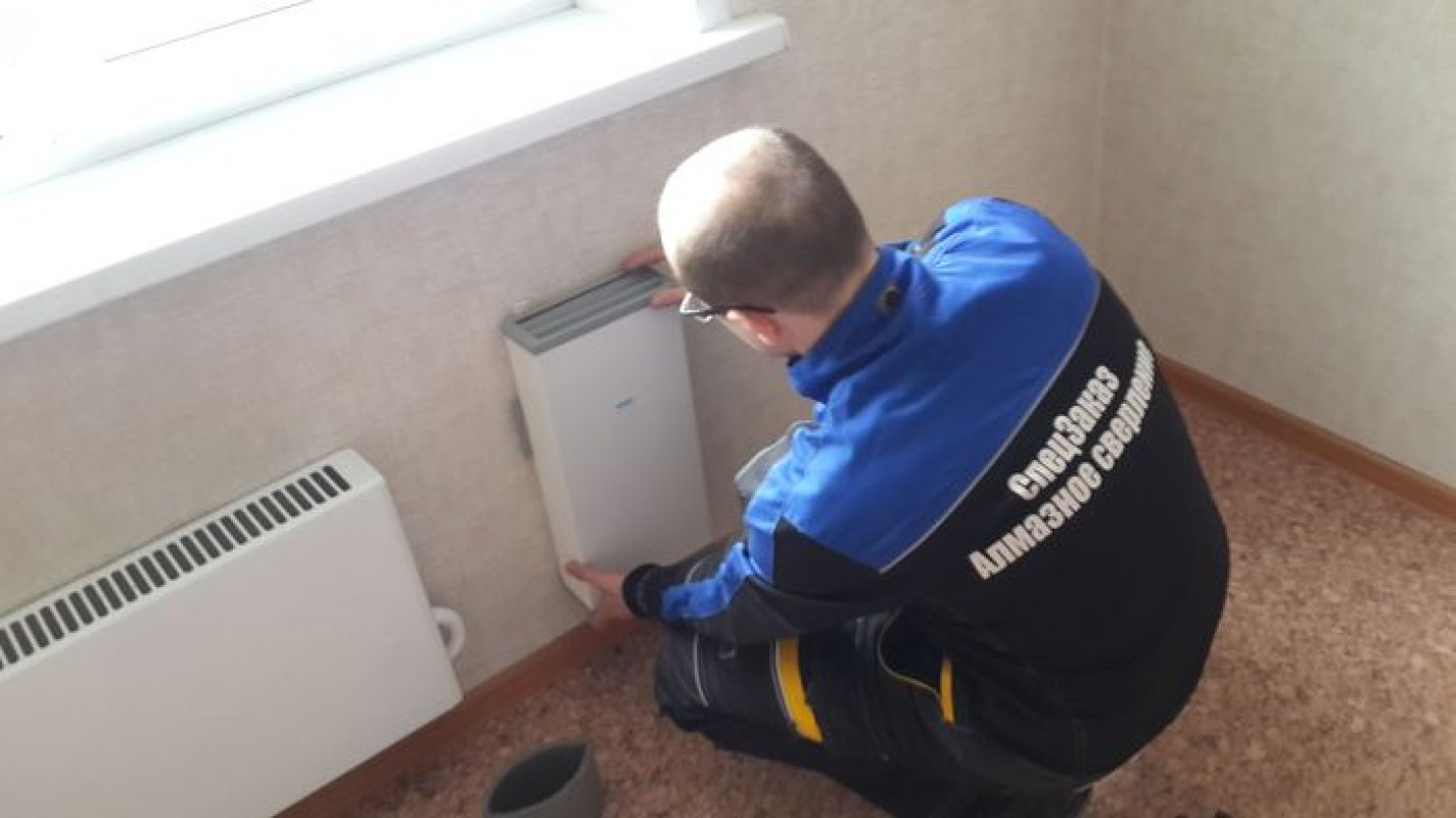 Приточные клапаны VAKIO в Ленинске-Кузнецком Установленный приточный клапан КИВ-125 на стене